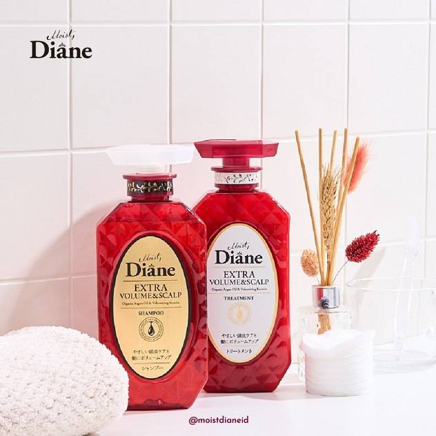 dau-xa-giup-giam-rung-toc-va-lam-phong-toc-moist-diane-extra-volume-and-scalp-450ml